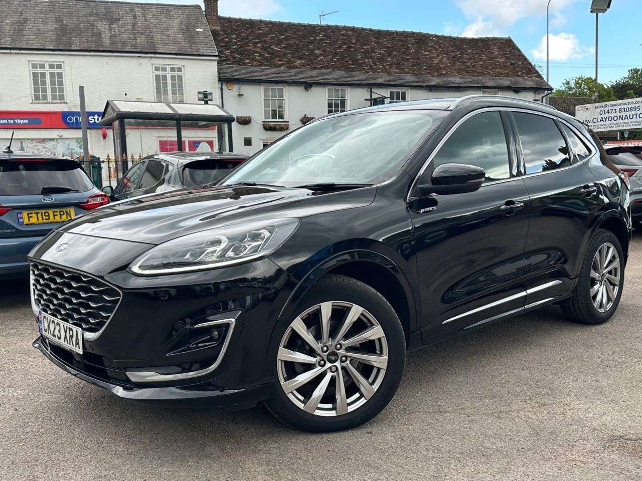 A 2023 FORD KUGA 2.5h DURATEC VIGNALE SUV 5dr PETROL HYBRID CVT EURO 6 (s/s) (190 ps) A 2023 FORD KUGA 2.5h DURATEC VIGNALE SUV 5dr PETROL HYBRID CVT EURO 6 (s/s) (190 ps)