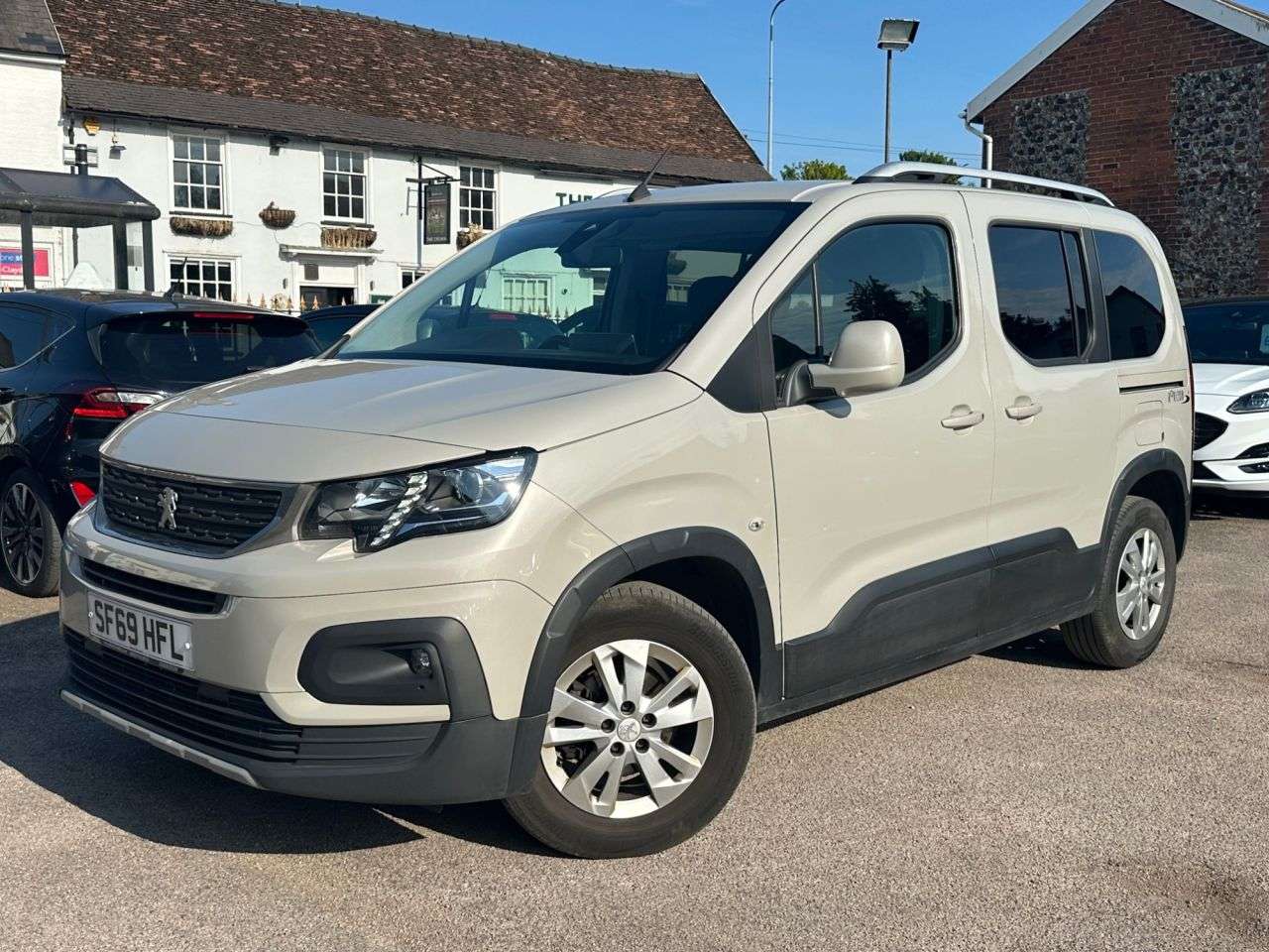 A 2019 PEUGEOT RIFTER 1.5 BlueHDi ALLURE WAV WHEELCHAIR ACCESSIBLE 5dr DIESEL MANUAL EURO 6 (100 A 2019 PEUGEOT RIFTER 1.5 BlueHDi ALLURE WAV WHEELCHAIR ACCESSIBLE 5dr DIESEL MANUAL EURO 6 (100