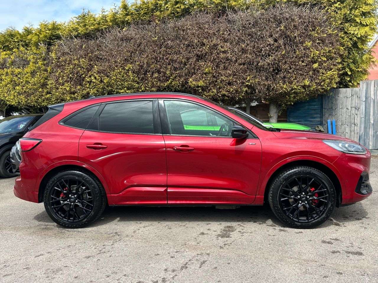 A 2023 FORD KUGA 2.5 D 14.4kWh BLACK PACKAGE EDITION SUV 5dr PETROL PLUG-IN HYBRID CVT EURO A 2023 FORD KUGA 2.5 D 14.4kWh BLACK PACKAGE EDITION SUV 5dr PETROL PLUG-IN HYBRID CVT EURO