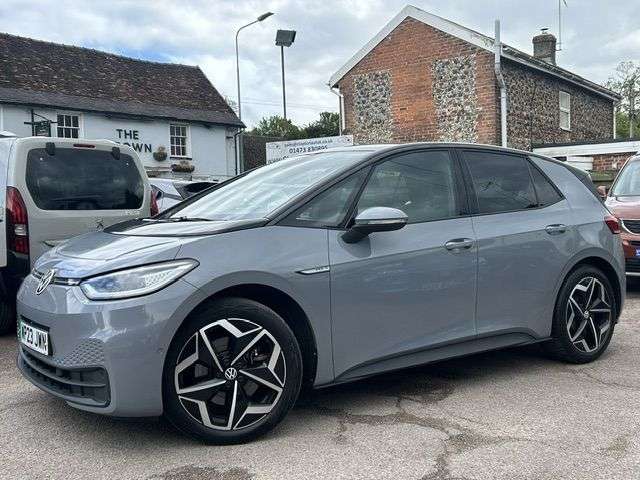 A 2023 VOLKSWAGEN ID.3 PRO S 77kWh TOUR HATCHBACK 5dr ELECTRIC/AUTOMATIC (204 ps) A 2023 VOLKSWAGEN ID.3 PRO S 77kWh TOUR HATCHBACK 5dr ELECTRIC/AUTOMATIC (204 ps)
