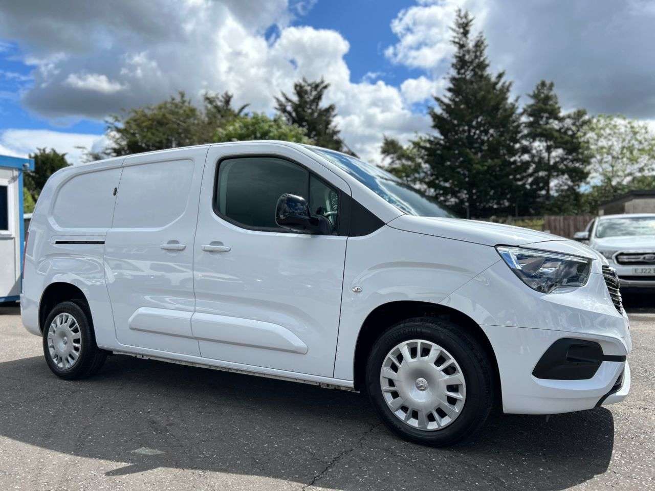 A 2023 VAUXHALL COMBO 1.5D Turbo 2300 PRO P/V 6dr L2H1 FINE EXAMPLE, 3 SERVICES A 2023 VAUXHALL COMBO 1.5D Turbo 2300 PRO P/V 6dr L2H1 FINE EXAMPLE, 3 SERVICES