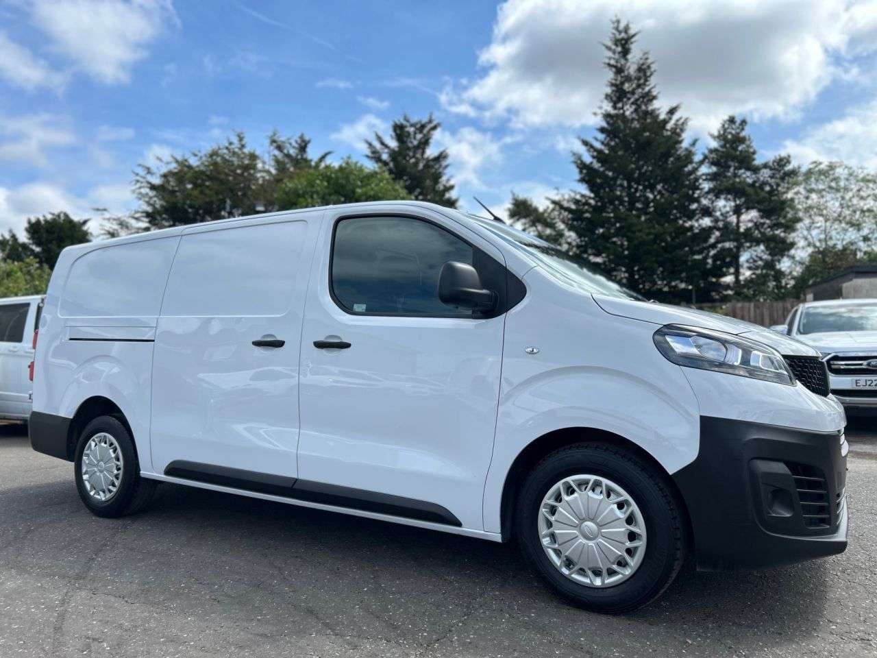 A 2022 FIAT SCUDO 2.0Multijet TECNICO P/V 6dr LWB FINE EXAMPLE, 2 SERVICES A 2022 FIAT SCUDO 2.0Multijet TECNICO P/V 6dr LWB FINE EXAMPLE, 2 SERVICES