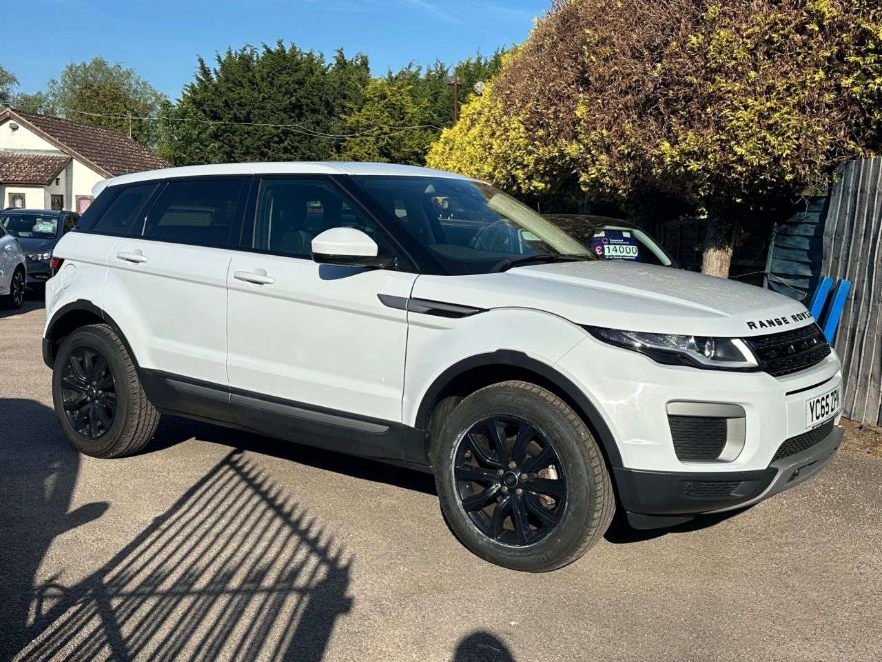 A 2015 LAND ROVER RANGE ROVER EVOQUE 2.0 eD4 SE SUV 5dr DIESEL MANUAL FWD EURO 6 (s/s) (150 ps) NEW TIMING CHAIN A 2015 LAND ROVER RANGE ROVER EVOQUE 2.0 eD4 SE SUV 5dr DIESEL MANUAL FWD EURO 6 (s/s) (150 ps) NEW TIMING CHAIN