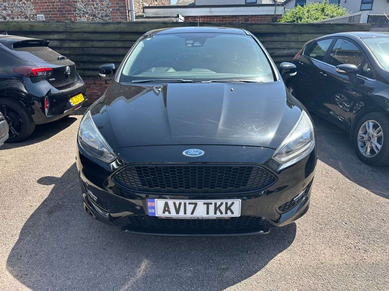A 2017 FORD FOCUS 1.5 TDCi ST-LINE HATCHBACK 5dr DIESEL AUTOMATIC POWERSHIFT EURO 6 (s/s) (12 A 2017 FORD FOCUS 1.5 TDCi ST-LINE HATCHBACK 5dr DIESEL AUTOMATIC POWERSHIFT EURO 6 (s/s) (12