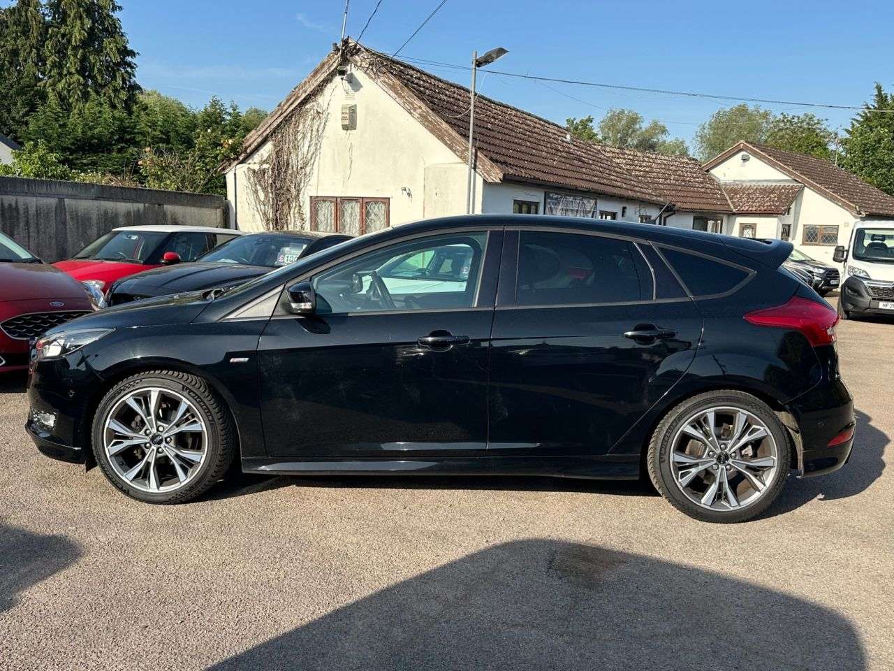 A 2017 FORD FOCUS 1.5 TDCi ST-LINE HATCHBACK 5dr DIESEL AUTOMATIC POWERSHIFT EURO 6 (s/s) (12 A 2017 FORD FOCUS 1.5 TDCi ST-LINE HATCHBACK 5dr DIESEL AUTOMATIC POWERSHIFT EURO 6 (s/s) (12
