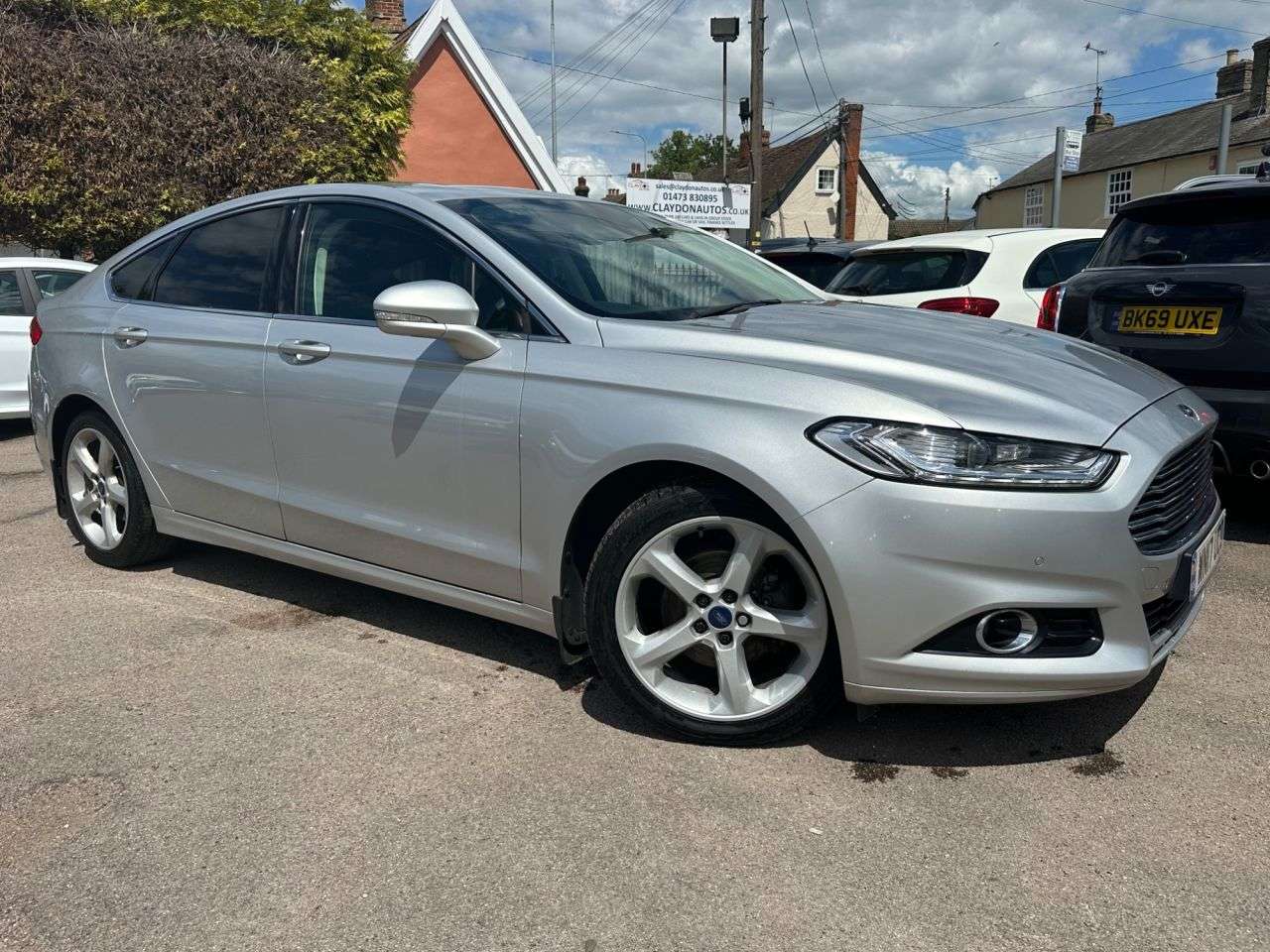 A 2017 FORD MONDEO 2.0 TDCi TITANIUM HATCHBACK 5dr DIESEL MANUAL EURO 6 (s/s) (180 ps) FULL LE A 2017 FORD MONDEO 2.0 TDCi TITANIUM HATCHBACK 5dr DIESEL MANUAL EURO 6 (s/s) (180 ps) FULL LE