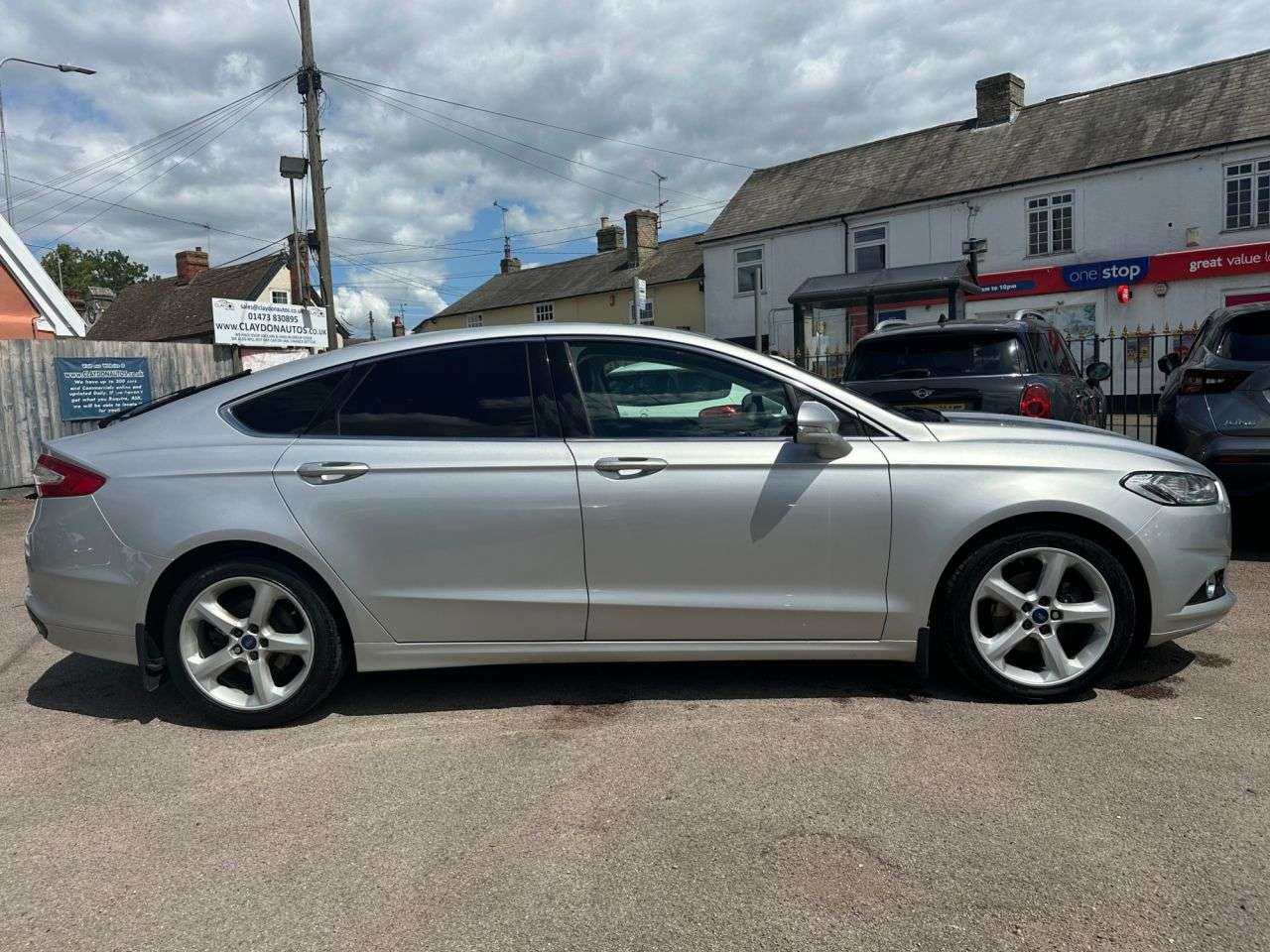 A 2017 FORD MONDEO 2.0 TDCi TITANIUM HATCHBACK 5dr DIESEL MANUAL EURO 6 (s/s) (180 ps) FULL LE A 2017 FORD MONDEO 2.0 TDCi TITANIUM HATCHBACK 5dr DIESEL MANUAL EURO 6 (s/s) (180 ps) FULL LE