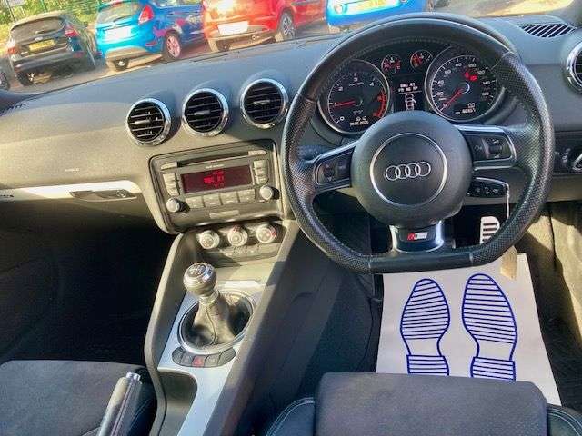 2011 AUDI TT 2011 AUDI TT