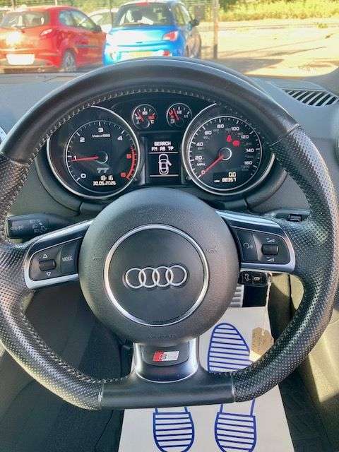 2011 AUDI TT 2011 AUDI TT