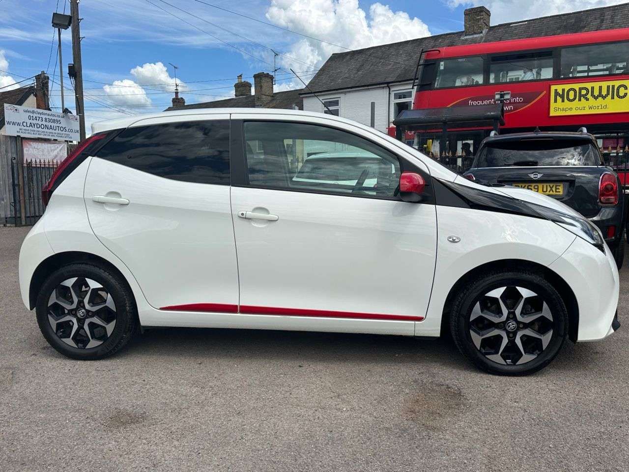 A 2019 TOYOTA AYGO 1.0 VVT-i X-TREND HATCHBACK 5dr PETROL MANUAL EURO 6 (71 ps) A 2019 TOYOTA AYGO 1.0 VVT-i X-TREND HATCHBACK 5dr PETROL MANUAL EURO 6 (71 ps)