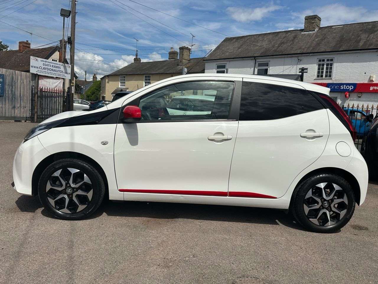 A 2019 TOYOTA AYGO 1.0 VVT-i X-TREND HATCHBACK 5dr PETROL MANUAL EURO 6 (71 ps) A 2019 TOYOTA AYGO 1.0 VVT-i X-TREND HATCHBACK 5dr PETROL MANUAL EURO 6 (71 ps)