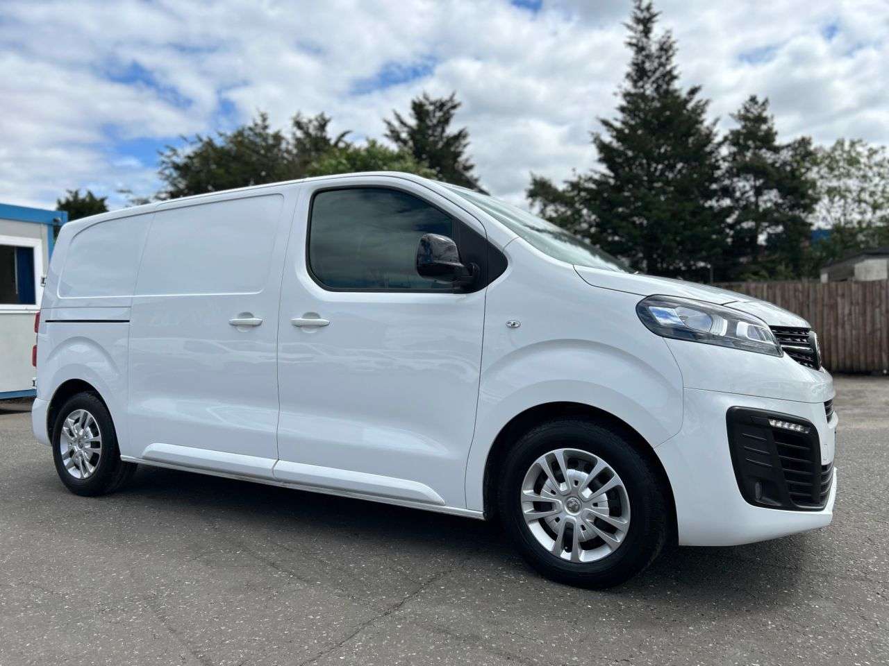 A 2021 VAUXHALL VIVARO 1.5D Turbo 2700 SPORTIVE P/V 6dr L1H1 FINE EXAMPLE, SERVICE HISTORY A 2021 VAUXHALL VIVARO 1.5D Turbo 2700 SPORTIVE P/V 6dr L1H1 FINE EXAMPLE, SERVICE HISTORY