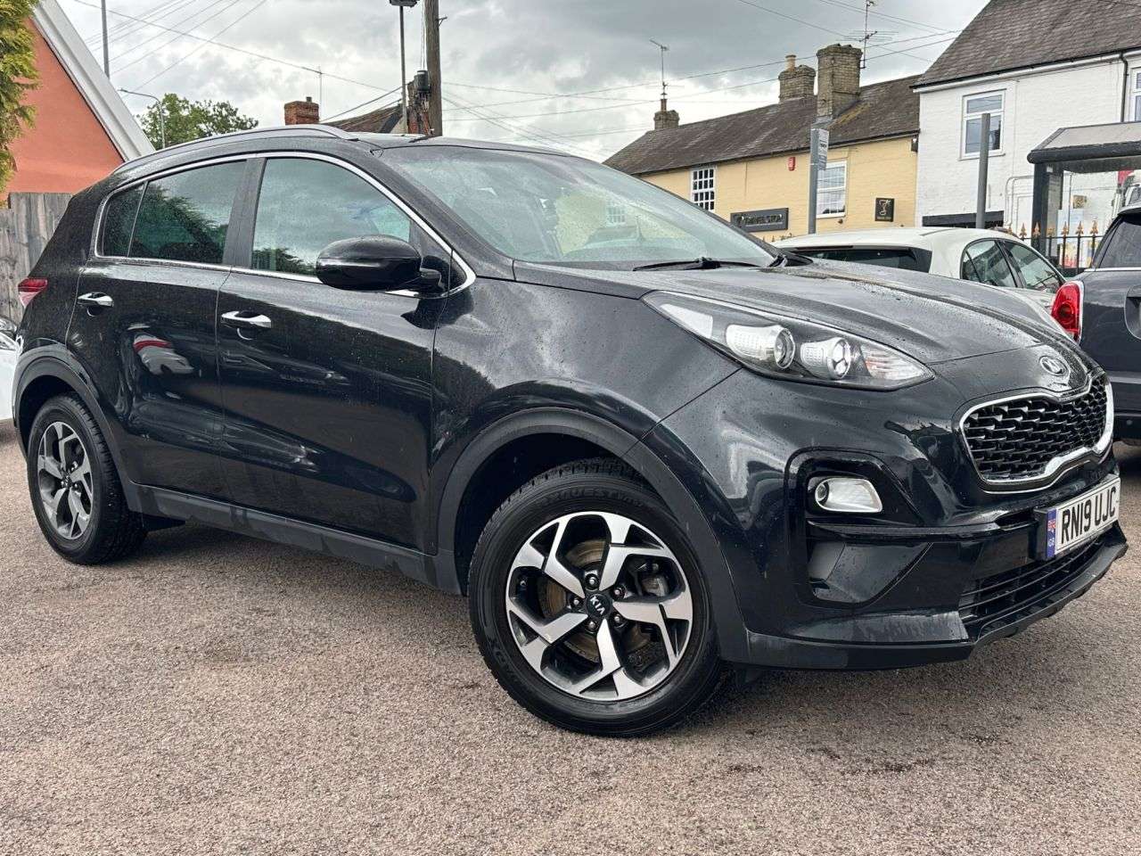 A 2019 KIA SPORTAGE 1.6 GDi 2 SUV 5dr PETROL MANUAL EURO 6 (s/s) (130 bhp) A 2019 KIA SPORTAGE 1.6 GDi 2 SUV 5dr PETROL MANUAL EURO 6 (s/s) (130 bhp)
