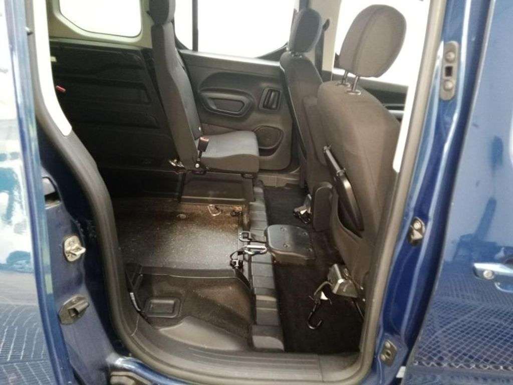 A 2021 PEUGEOT RIFTER 1.5 BLUEHDI ALLURE WAV MPV 5dr DIESEL MANUAL EURO 6 (100 ps) WHEELCHAIR ACC A 2021 PEUGEOT RIFTER 1.5 BLUEHDI ALLURE WAV MPV 5dr DIESEL MANUAL EURO 6 (100 ps) WHEELCHAIR ACC