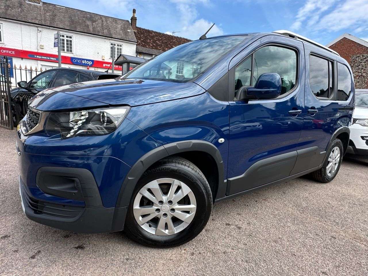 A 2021 PEUGEOT RIFTER 1.5 BLUEHDI ALLURE WAV MPV 5dr DIESEL MANUAL EURO 6 (100 ps) WHEELCHAIR ACC A 2021 PEUGEOT RIFTER 1.5 BLUEHDI ALLURE WAV MPV 5dr DIESEL MANUAL EURO 6 (100 ps) WHEELCHAIR ACC