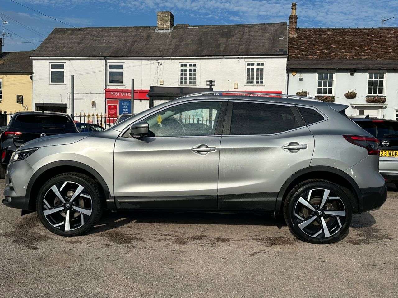 A 2019 NISSAN QASHQAI 1.3 DIG-T TENKA SUV 5dr PETROL MANUAL EURO 6 (s/s) (140 ps) A 2019 NISSAN QASHQAI 1.3 DIG-T TENKA SUV 5dr PETROL MANUAL EURO 6 (s/s) (140 ps)