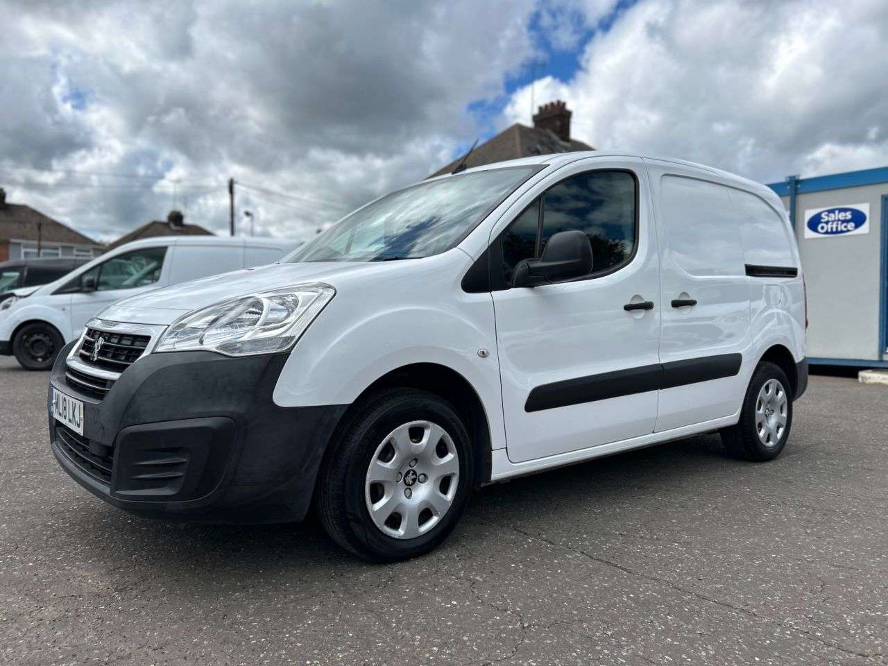 A 2018 PEUGEOT PARTNER 1.6BlueHDi 850 PROFESSIONAL P/V 5dr L1 ONE OWNER, 5 SERVICES A 2018 PEUGEOT PARTNER 1.6BlueHDi 850 PROFESSIONAL P/V 5dr L1 ONE OWNER, 5 SERVICES