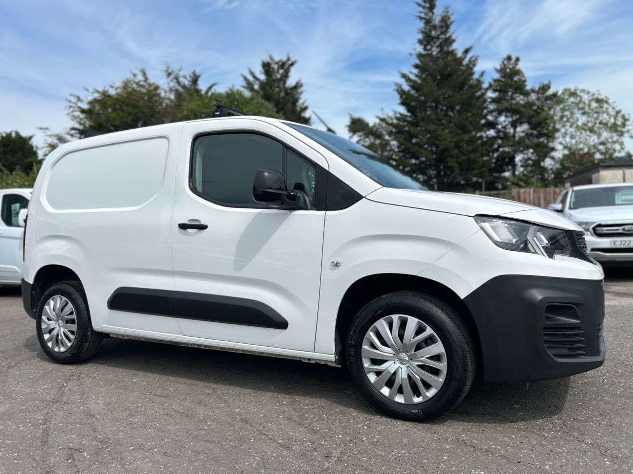 A 2022 PEUGEOT PARTNER 1.5BlueHDi 1000 PROFESSIONAL PREMIUM P/V 5dr SWB ONE OWNER, 3 SERVICES A 2022 PEUGEOT PARTNER 1.5BlueHDi 1000 PROFESSIONAL PREMIUM P/V 5dr SWB ONE OWNER, 3 SERVICES