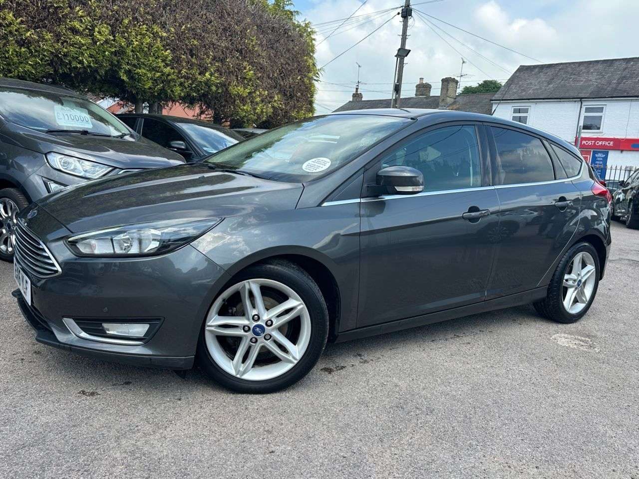 A 2016 FORD FOCUS 1.0T ECOBOOST TITANIUM HATCHBACK 5dr PETROL MANUAL EURO 6 (s/s) (125 ps) WE A 2016 FORD FOCUS 1.0T ECOBOOST TITANIUM HATCHBACK 5dr PETROL MANUAL EURO 6 (s/s) (125 ps) WE