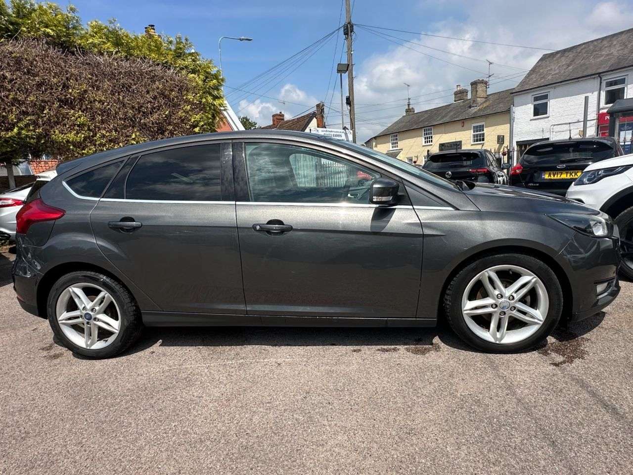 A 2016 FORD FOCUS 1.0T ECOBOOST TITANIUM HATCHBACK 5dr PETROL MANUAL EURO 6 (s/s) (125 ps) WE A 2016 FORD FOCUS 1.0T ECOBOOST TITANIUM HATCHBACK 5dr PETROL MANUAL EURO 6 (s/s) (125 ps) WE