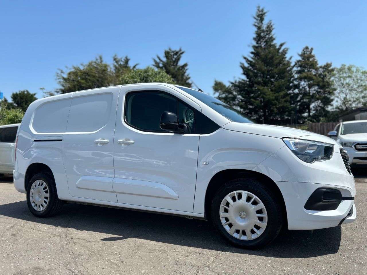 A 2023 VAUXHALL COMBO 1.5D Turbo 2300 PRO P/V 6dr L2H1 FINE EXAMPLE, 2 SERVICES A 2023 VAUXHALL COMBO 1.5D Turbo 2300 PRO P/V 6dr L2H1 FINE EXAMPLE, 2 SERVICES