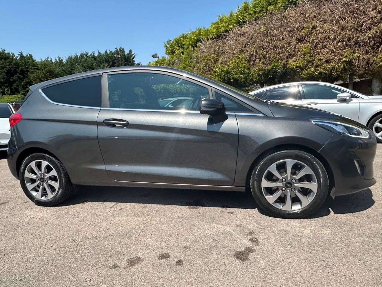 A 2018 FORD FIESTA 1.1 Ti-VCT ZETEC 3dr PETROL MANUAL EURO 6 (s/s) (85 ps) A 2018 FORD FIESTA 1.1 Ti-VCT ZETEC 3dr PETROL MANUAL EURO 6 (s/s) (85 ps)