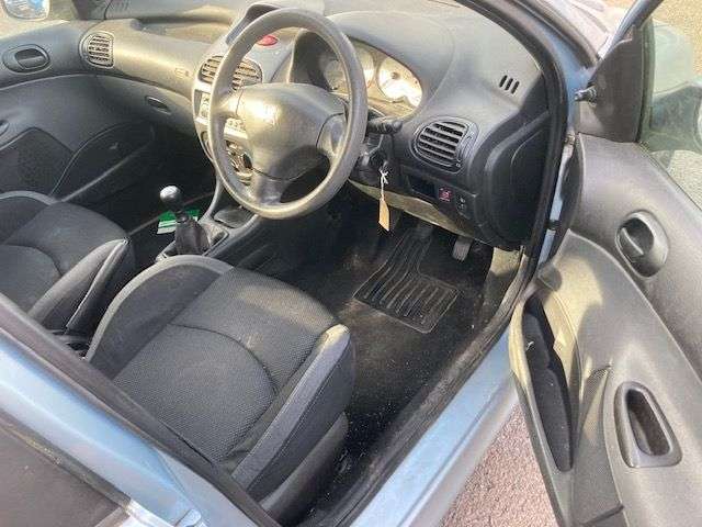 A 2006 PEUGEOT 206 1.4 VERVE HATCHBACK 5dr PETROL MANUAL NEW TIMING BELT, NEW CLUTCH AND MOT A 2006 PEUGEOT 206 1.4 VERVE HATCHBACK 5dr PETROL MANUAL NEW TIMING BELT, NEW CLUTCH AND MOT