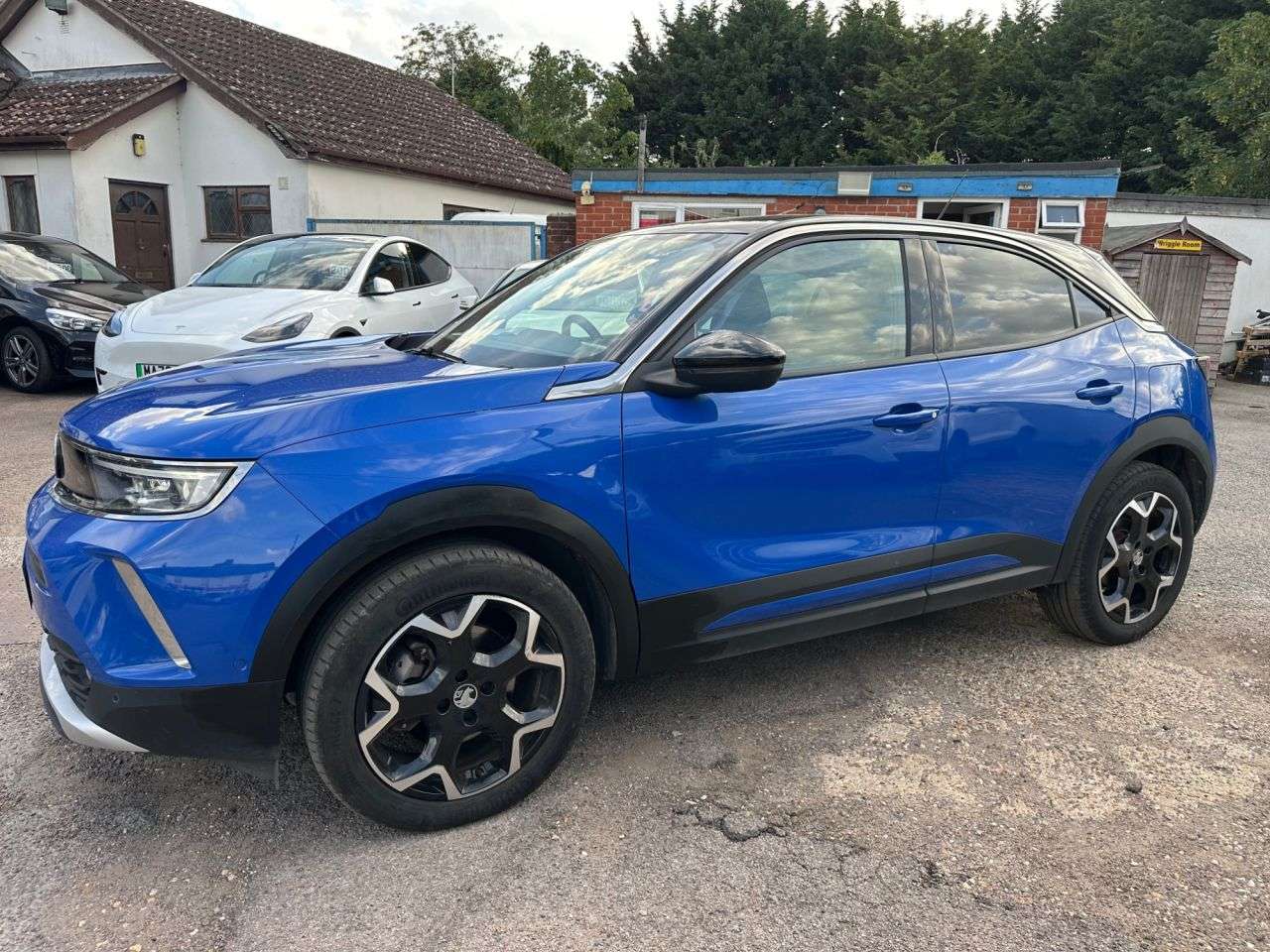 A 2023 VAUXHALL MOKKA ELECTRIC 50kWh ULTIMATE SUV 5dr ELECTRIC AUTOMATIC (136 ps) A 2023 VAUXHALL MOKKA ELECTRIC 50kWh ULTIMATE SUV 5dr ELECTRIC AUTOMATIC (136 ps)