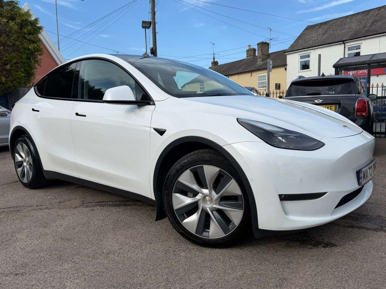 A 2022 TESLA MODEL Y (DUAL MOTOR) LONG RANGE SUV 5dr ELECTRIC AUTOMATIC 4WDE (384 bhp) A 2022 TESLA MODEL Y (DUAL MOTOR) LONG RANGE SUV 5dr ELECTRIC AUTOMATIC 4WDE (384 bhp)