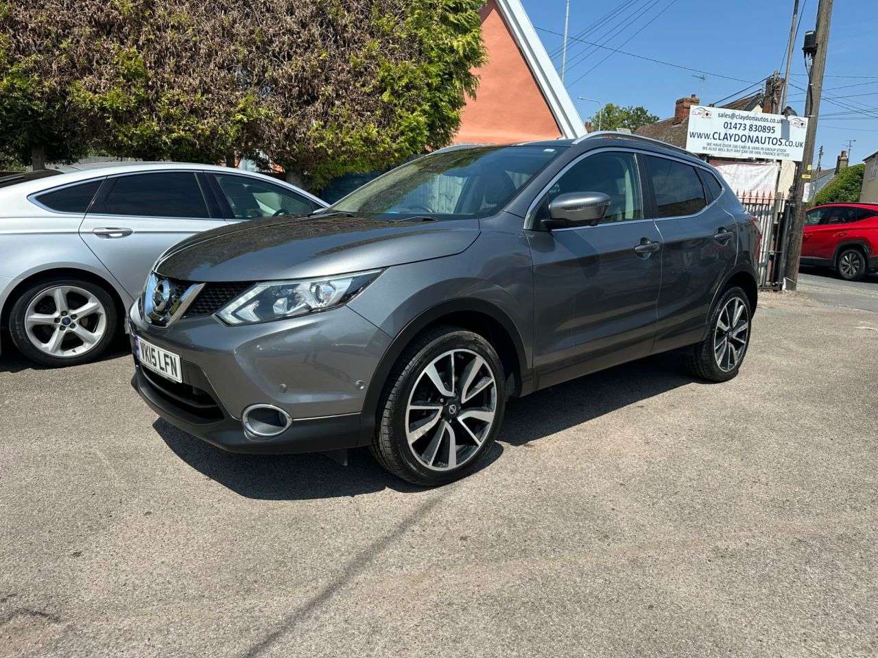 A 2015 NISSAN QASHQAI 1.5 dCi TEKNA SUV 5dr DIESEL MANUAL (s/s) (110 ps) LOW ROAD TAX A 2015 NISSAN QASHQAI 1.5 dCi TEKNA SUV 5dr DIESEL MANUAL (s/s) (110 ps) LOW ROAD TAX