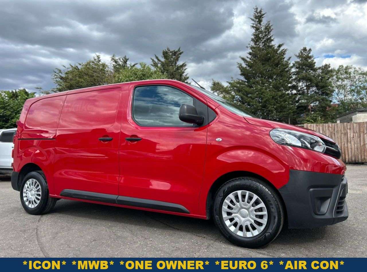 A 2023 TOYOTA PROACE 2.0D ICON MEDIUM P/V 6dr MWB ONE OWNER, 2 SERVICE STAMPS A 2023 TOYOTA PROACE 2.0D ICON MEDIUM P/V 6dr MWB ONE OWNER, 2 SERVICE STAMPS
