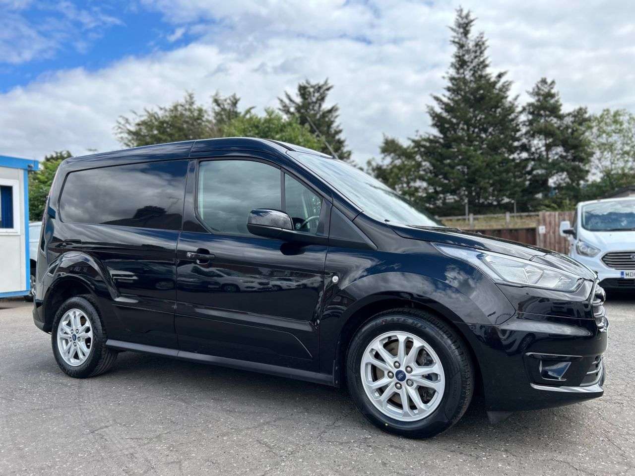 A 2022 FORD TRANSIT CONNECT 1.5TDCI 240 EcoBlue LIMITED P/V 5dr L1 AUTOMATIC ONE OWNER, 3 SERVICES A 2022 FORD TRANSIT CONNECT 1.5TDCI 240 EcoBlue LIMITED P/V 5dr L1 AUTOMATIC ONE OWNER, 3 SERVICES
