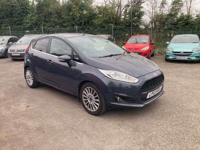 A 2013 FORD FIESTA 1.0T ECOBOOST TITANIUM HATCHBACK 5dr PETROL MANUAL (s/s) (125 ps) WETBELT R A 2013 FORD FIESTA 1.0T ECOBOOST TITANIUM HATCHBACK 5dr PETROL MANUAL (s/s) (125 ps) WETBELT R