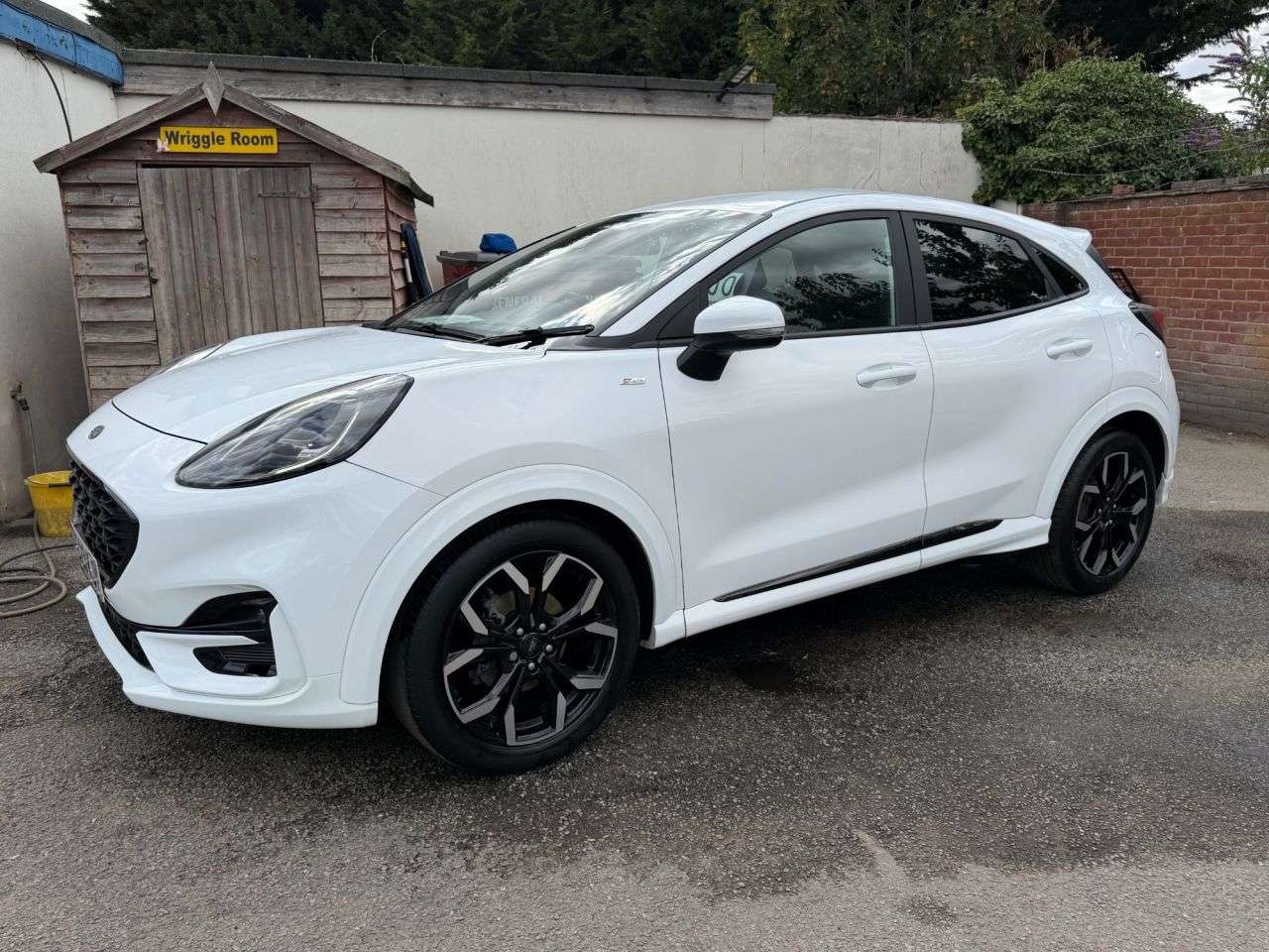 A 2023 FORD PUMA 1.0T ECOBOOST MHEV ST-LINE X SUV 5dr PETROL HYBRID EURO 6 (s/s) (125 ps) A 2023 FORD PUMA 1.0T ECOBOOST MHEV ST-LINE X SUV 5dr PETROL HYBRID EURO 6 (s/s) (125 ps)