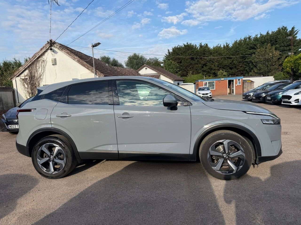 A 2023 NISSAN QASHQAI 1.3 DIG-T MHEV N-CONNECTA SUV 5dr PETROL HYBRID MANUAL EURO 6 (s/s) (140 ps A 2023 NISSAN QASHQAI 1.3 DIG-T MHEV N-CONNECTA SUV 5dr PETROL HYBRID MANUAL EURO 6 (s/s) (140 ps