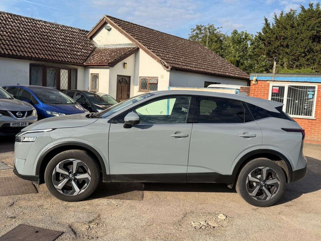 A 2023 NISSAN QASHQAI 1.3 DIG-T MHEV N-CONNECTA SUV 5dr PETROL HYBRID MANUAL EURO 6 (s/s) (140 ps A 2023 NISSAN QASHQAI 1.3 DIG-T MHEV N-CONNECTA SUV 5dr PETROL HYBRID MANUAL EURO 6 (s/s) (140 ps