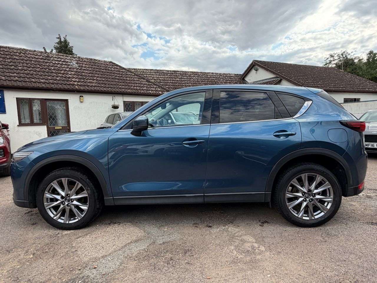 A 2019 MAZDA CX-5 2.2 SKYACTIV-D SPORT NAV+ SUV 5dr DIESEL MANUAL EURO 6 (s/s) (150 ps) A 2019 MAZDA CX-5 2.2 SKYACTIV-D SPORT NAV+ SUV 5dr DIESEL MANUAL EURO 6 (s/s) (150 ps)