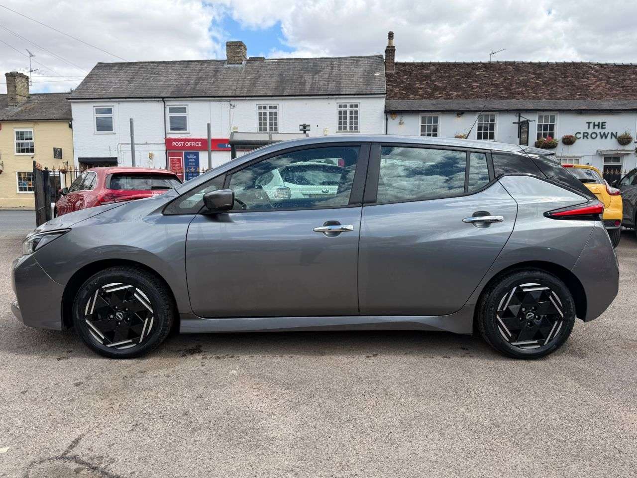 A 2023 NISSAN LEAF 39kWh ACENTA HATCHBACK 5dr ELECTRIC AUTOMATIC (150 ps). ONE PRIVATE OWNER A 2023 NISSAN LEAF 39kWh ACENTA HATCHBACK 5dr ELECTRIC AUTOMATIC (150 ps). ONE PRIVATE OWNER