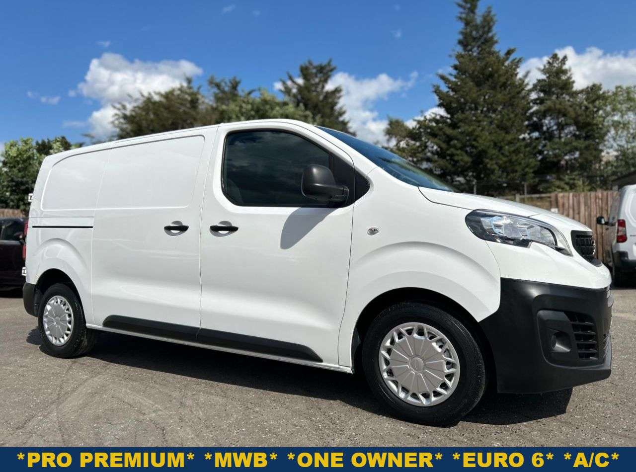 A 2022 PEUGEOT EXPERT 2.0BlueHDi 1400 PROFESSIONAL PREMIUM P/V 6dr MWB ONE OWNER, 3 SERVICES A 2022 PEUGEOT EXPERT 2.0BlueHDi 1400 PROFESSIONAL PREMIUM P/V 6dr MWB ONE OWNER, 3 SERVICES