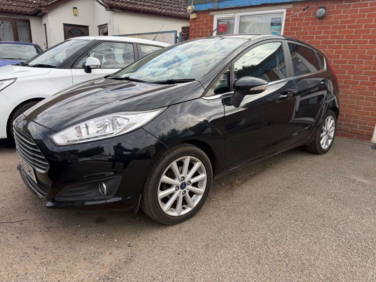 A 2016 FORD FIESTA 1.0T ECOBOOST TITANIUM HATCHBACK 5dr PETROL MANUAL EURO 6 (s/s) NEW WETBELT A 2016 FORD FIESTA 1.0T ECOBOOST TITANIUM HATCHBACK 5dr PETROL MANUAL EURO 6 (s/s) NEW WETBELT