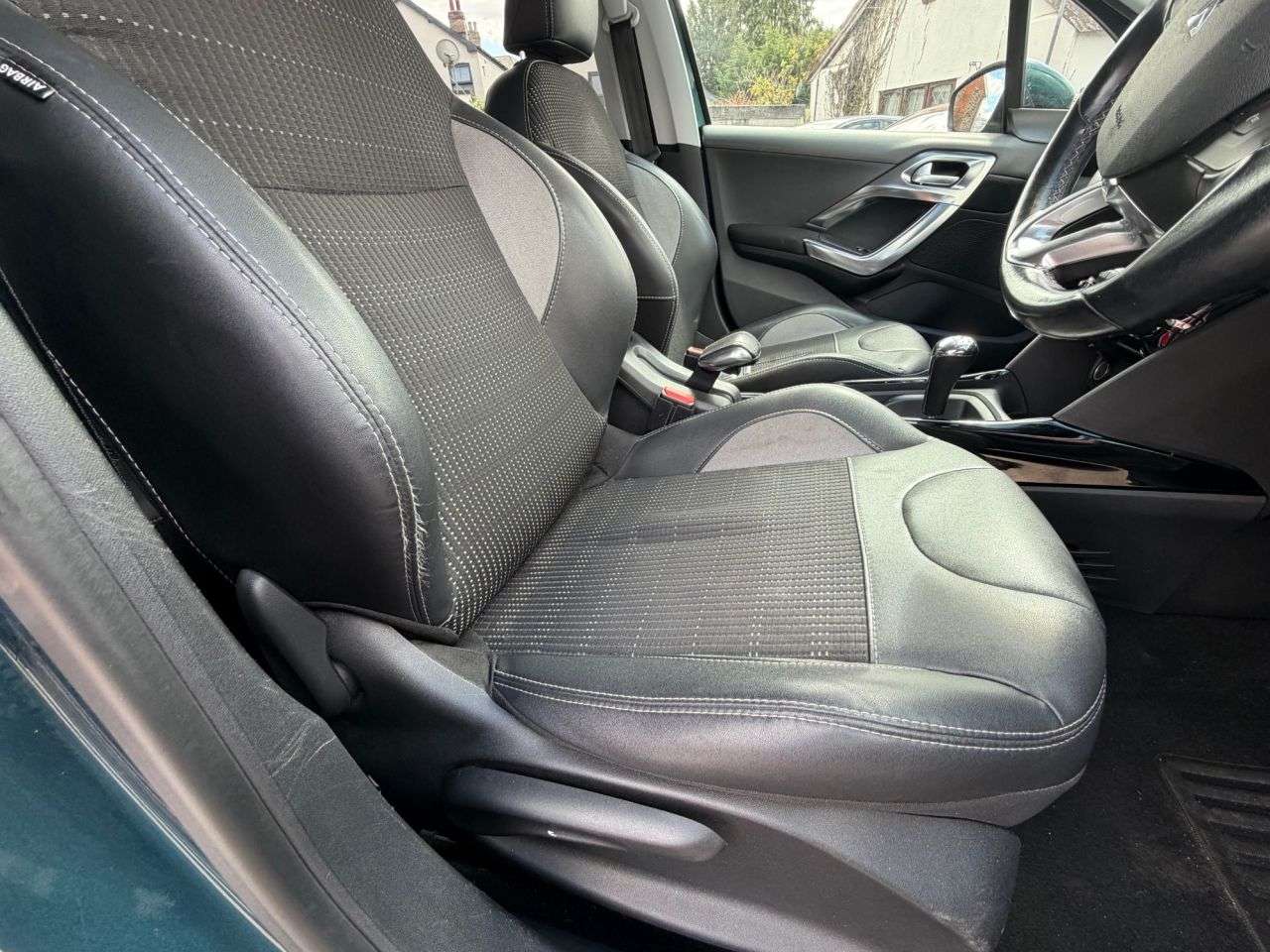 2017 PEUGEOT 2008 2017 PEUGEOT 2008