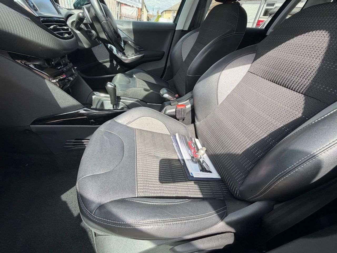 2017 PEUGEOT 2008 2017 PEUGEOT 2008