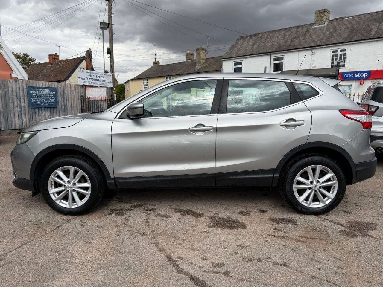 A 2015 NISSAN QASHQAI 1.2 DIG-T ACENTA SUV 5dr PETROL MANUAL 2WD EURO 6 (s/s) (115 ps) NEW MOT AN A 2015 NISSAN QASHQAI 1.2 DIG-T ACENTA SUV 5dr PETROL MANUAL 2WD EURO 6 (s/s) (115 ps) NEW MOT AN