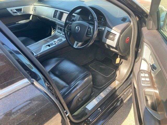 A 2012 JAGUAR XF 2.2d LUXURY SALOON 4dr DIESEL AUTOMATIC (s/s) (190 ps) CLEAN LOOKED AFTER C A 2012 JAGUAR XF 2.2d LUXURY SALOON 4dr DIESEL AUTOMATIC (s/s) (190 ps) CLEAN LOOKED AFTER C