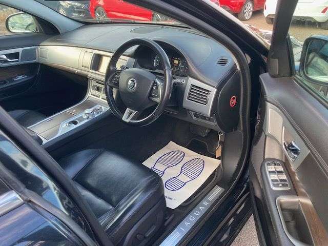 A 2012 JAGUAR XF 2.2d LUXURY SALOON 4dr DIESEL AUTOMATIC (s/s) (190 ps) CLEAN LOOKED AFTER C A 2012 JAGUAR XF 2.2d LUXURY SALOON 4dr DIESEL AUTOMATIC (s/s) (190 ps) CLEAN LOOKED AFTER C