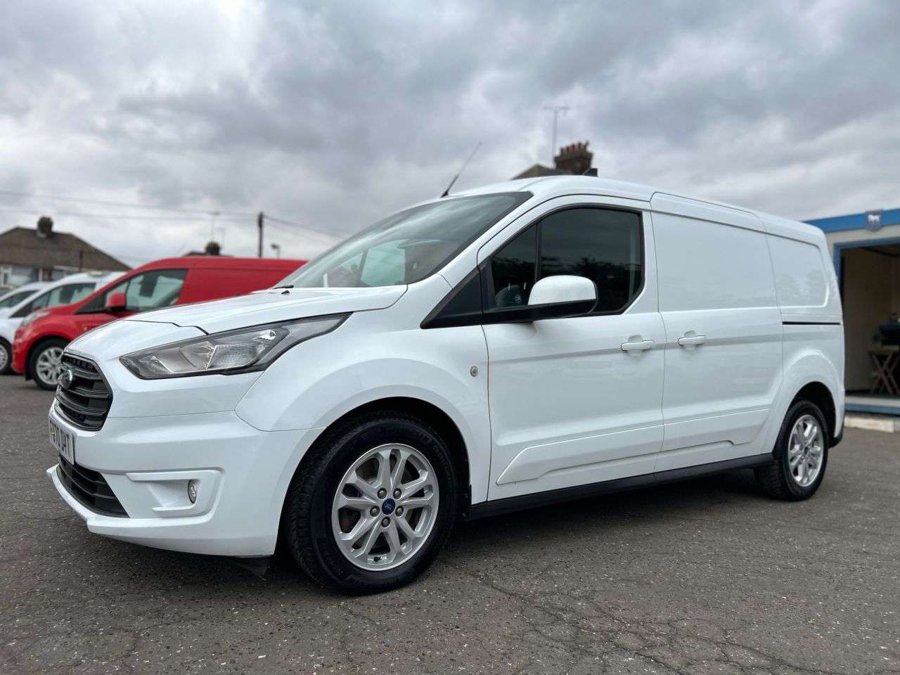 A 2020 FORD TRANSIT CONNECT 1.5TDCI 240 EcoBlue LIMITED P/V 5dr LWB ONE OWNER, 5 SERVICES A 2020 FORD TRANSIT CONNECT 1.5TDCI 240 EcoBlue LIMITED P/V 5dr LWB ONE OWNER, 5 SERVICES