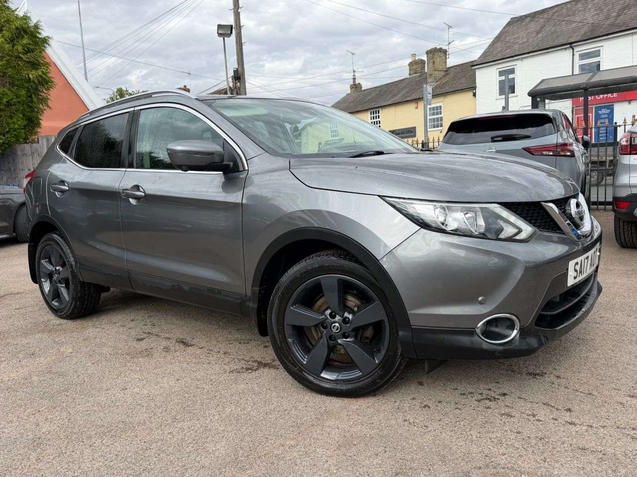 A 2017 NISSAN QASHQAI 1.2 DIG-T N-CONNECTA SUV 5dr PETROL MANUAL 2WD EURO 6 (s/s) (115 ps) A 2017 NISSAN QASHQAI 1.2 DIG-T N-CONNECTA SUV 5dr PETROL MANUAL 2WD EURO 6 (s/s) (115 ps)