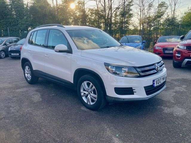 A 2013 VOLKSWAGEN TIGUAN 2.0 TDI BLUEMOTION TECH S SUV 5dr DIESEL MANUAL 4WD (s/s) (140 ps) A 2013 VOLKSWAGEN TIGUAN 2.0 TDI BLUEMOTION TECH S SUV 5dr DIESEL MANUAL 4WD (s/s) (140 ps)