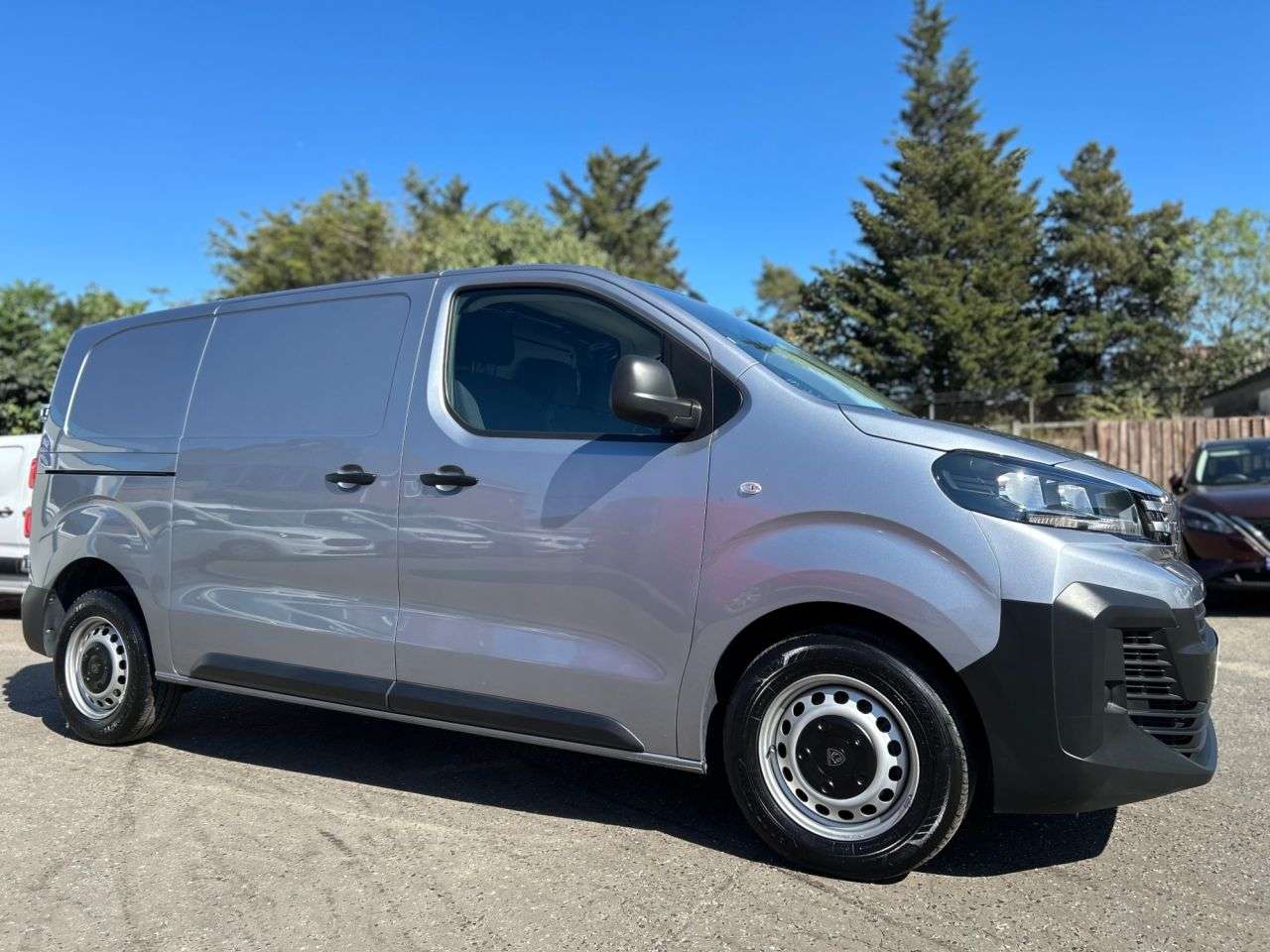 A 2024 PEUGEOT EXPERT 1.5BlueHDi PROFESSIONAL STANDARD P/V 6dr MWB ONE OWNER, SERVICE HISTORY A 2024 PEUGEOT EXPERT 1.5BlueHDi PROFESSIONAL STANDARD P/V 6dr MWB ONE OWNER, SERVICE HISTORY