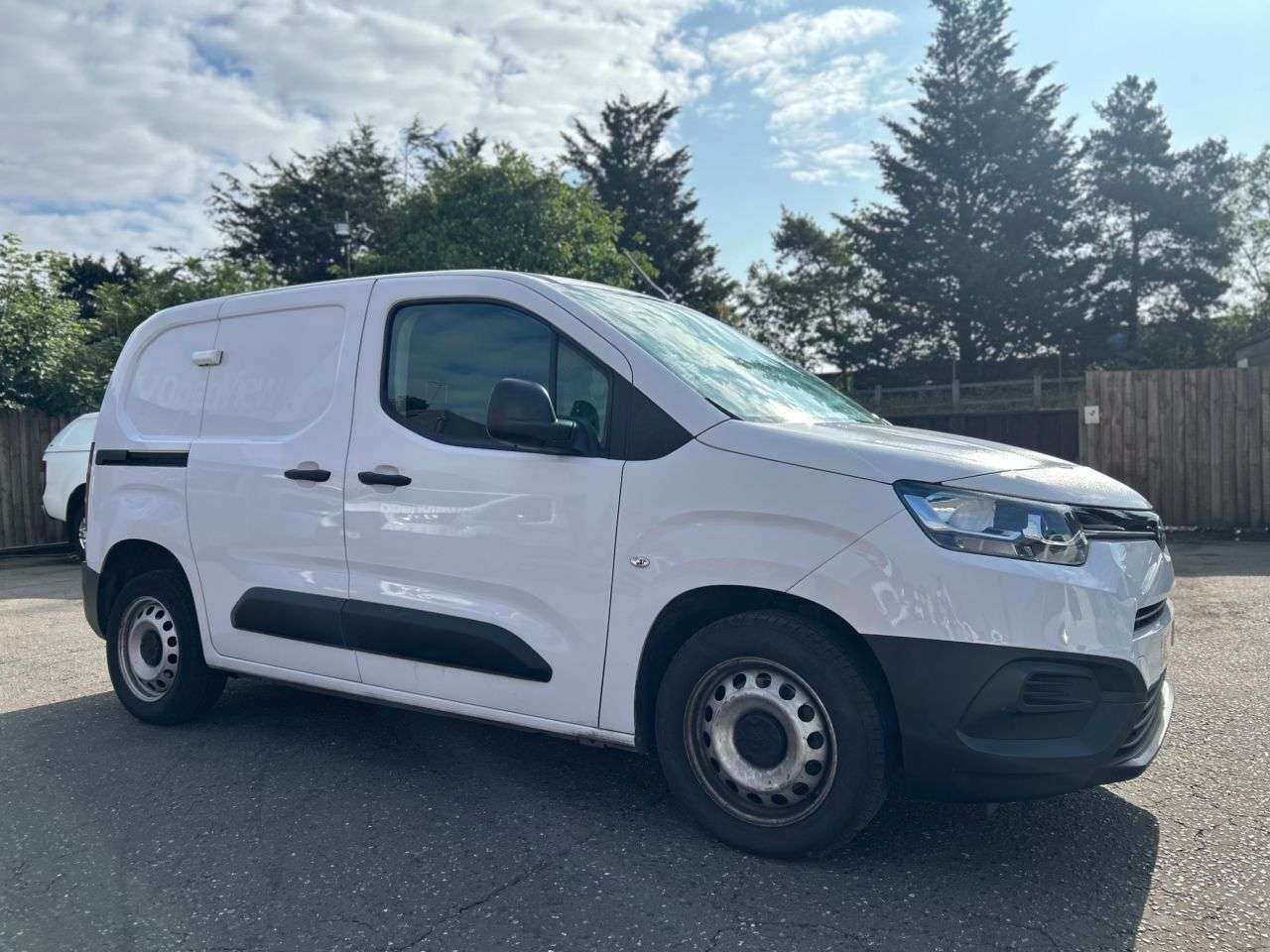 A 2023 TOYOTA PROACE CITY 1.5BlueHDi ACTIVE SHORT P/V 6dr SWB ONE OWNER, JUST BEEN SERVICED A 2023 TOYOTA PROACE CITY 1.5BlueHDi ACTIVE SHORT P/V 6dr SWB ONE OWNER, JUST BEEN SERVICED